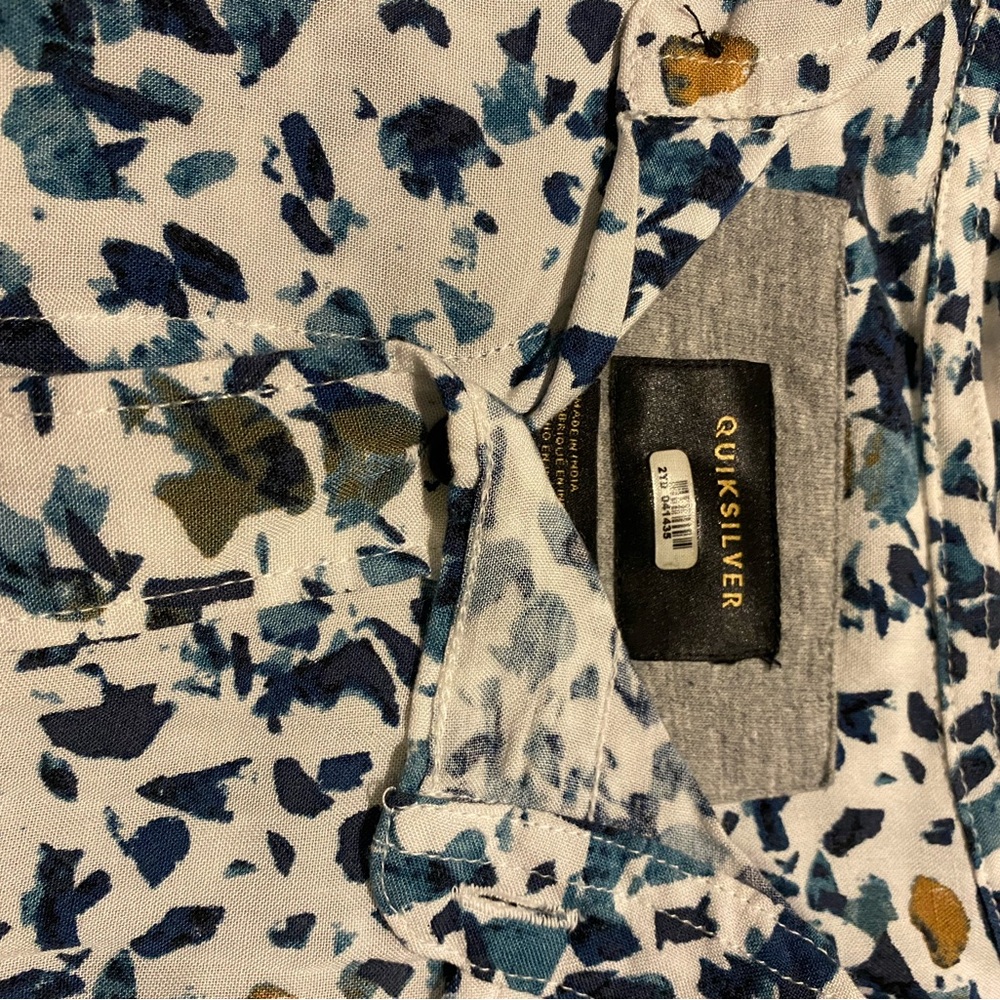 Quicksilver Button Up. - image 2